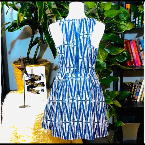 💙Francescas zip up blue and white flowy dress💙 - Picture 2 of 2